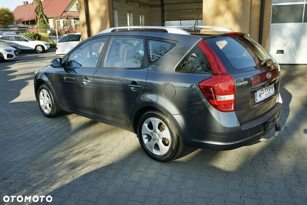 Kia Ceed 1.6 CRDi 90 ISG Spirit - 6
