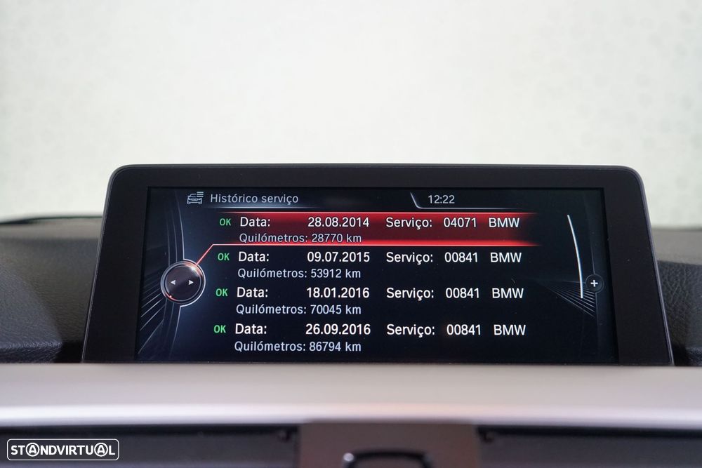 BMW 320 d Touring Auto Exclusive - 35