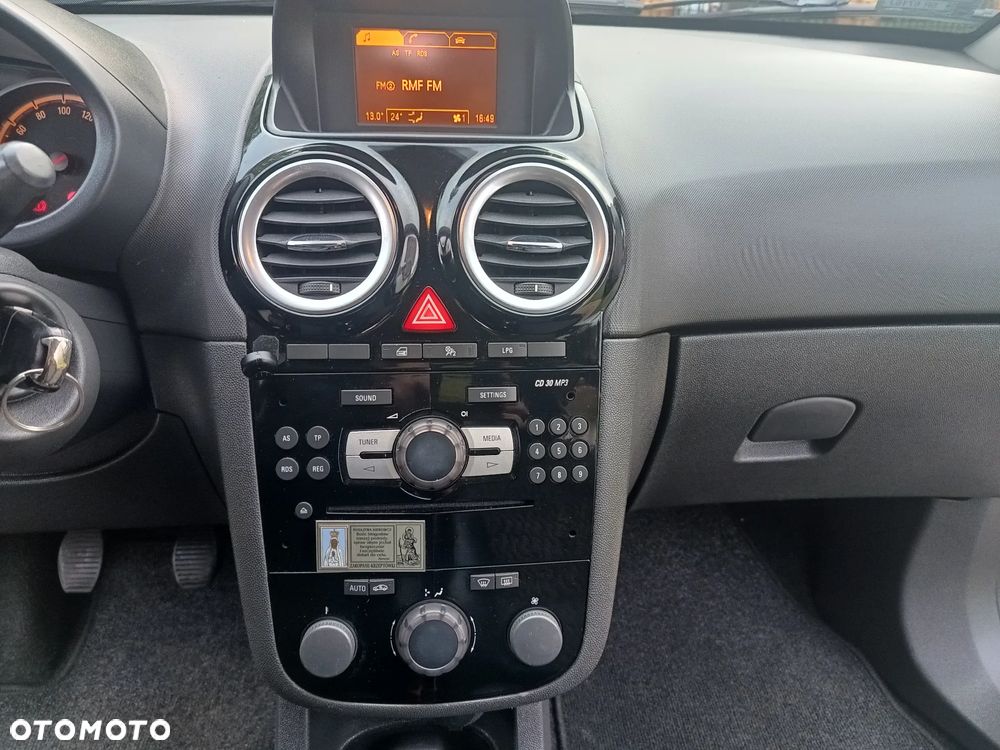 Opel Corsa 1.2 16V Cosmo S&S - 19