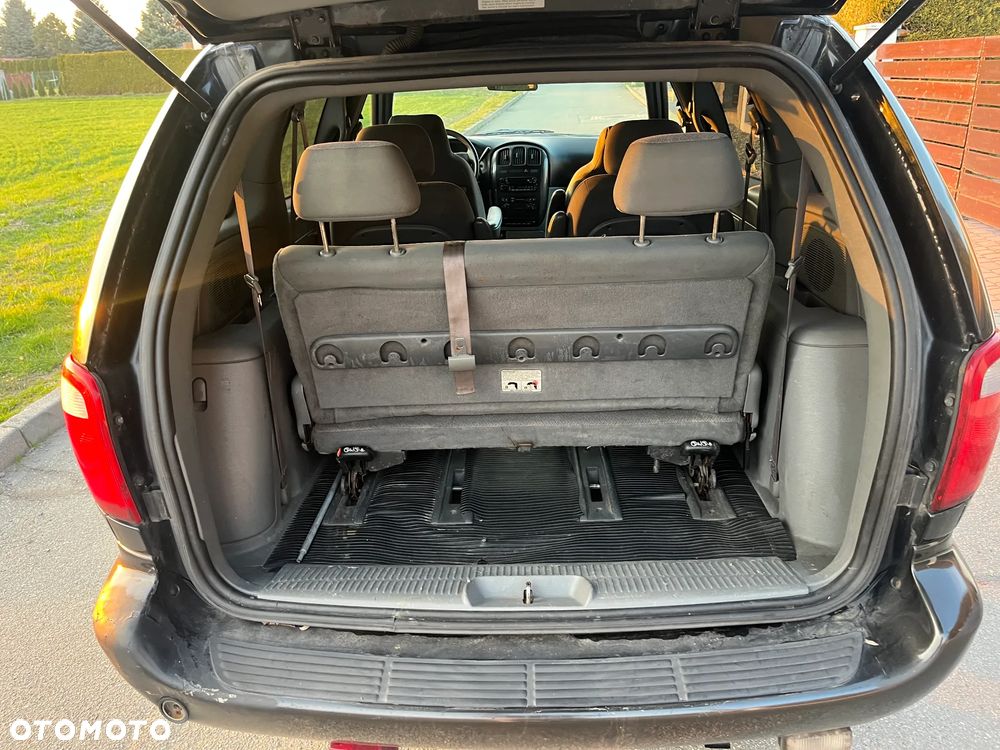 Dodge Caravan - 18