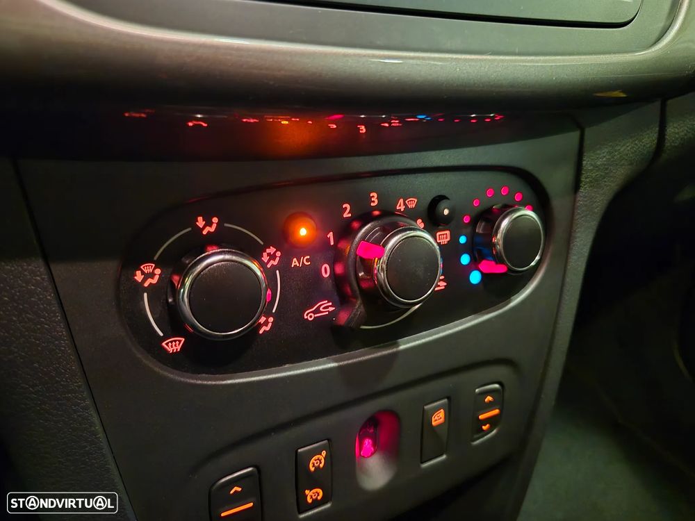 Dacia Sandero 1.0 TCe Stepway - 15