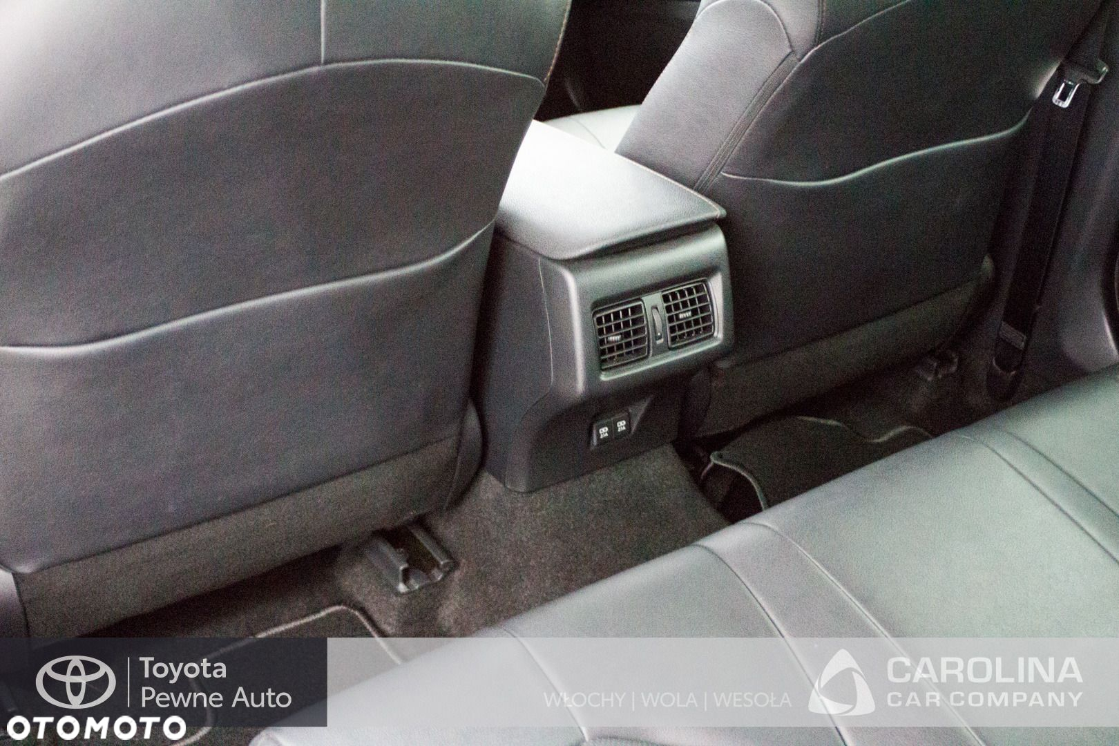 Toyota Camry - 16