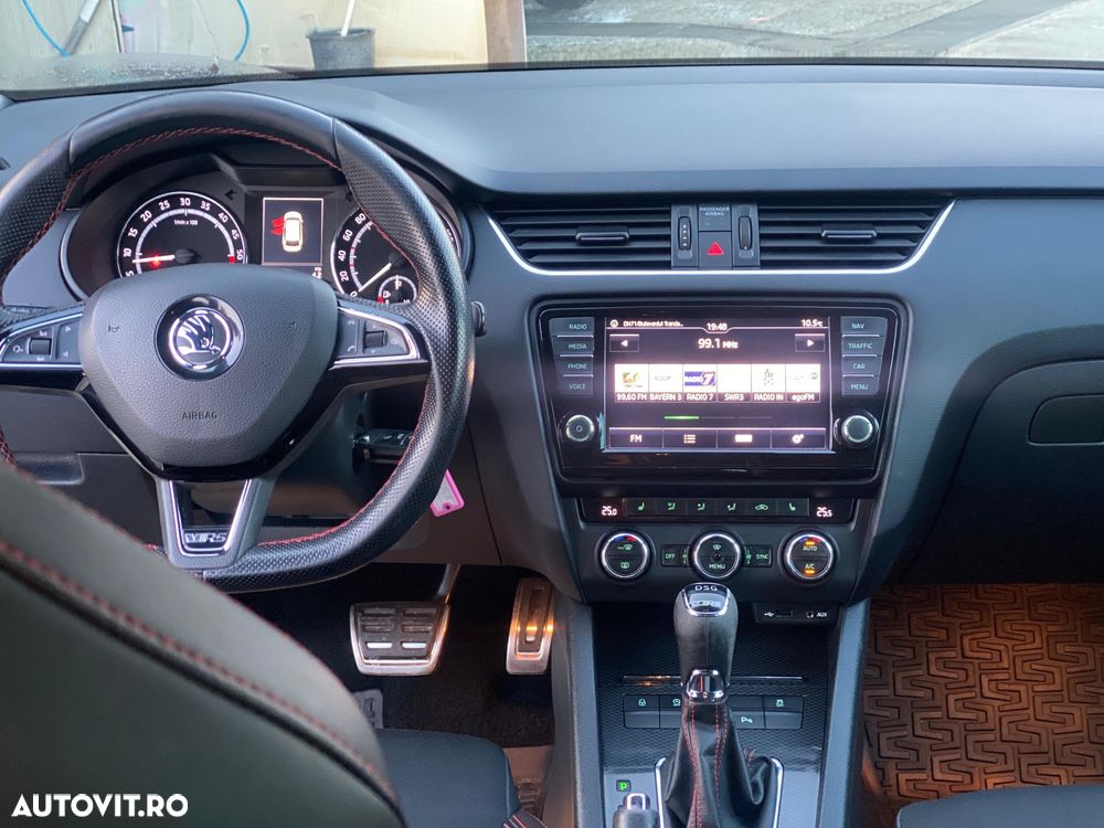 Skoda Octavia 2.0 TDI DSG RS - 12