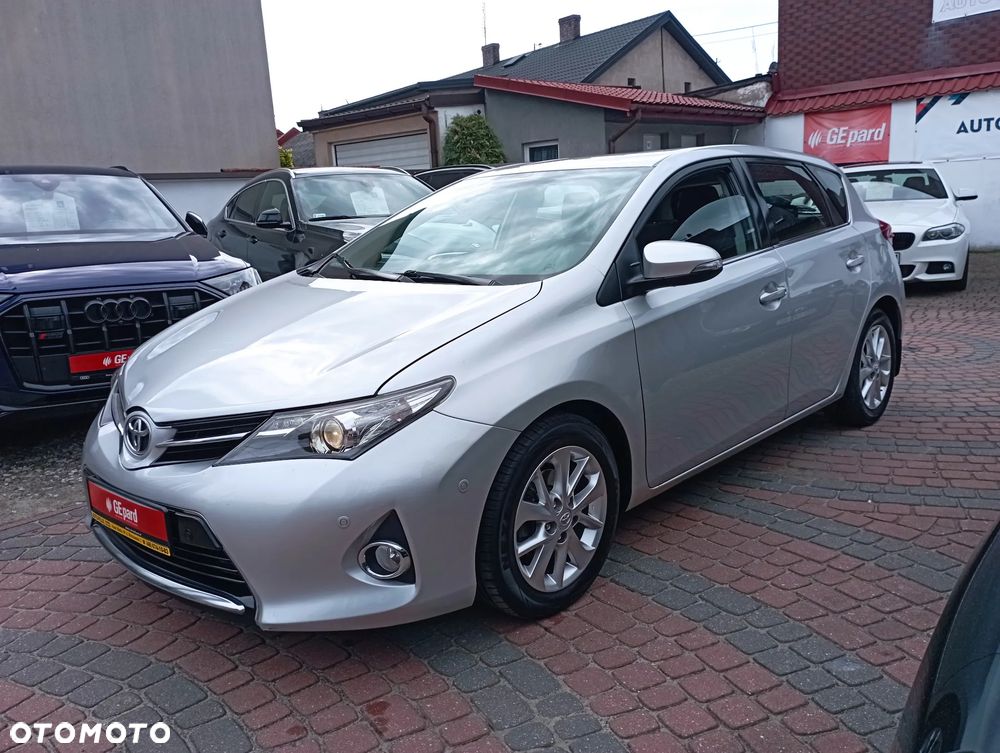 Toyota Auris 1.6 Dynamic - 1