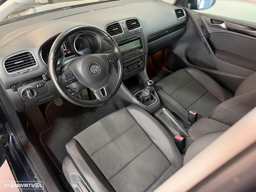 VW Golf 2.0 TDi Confortline - 9