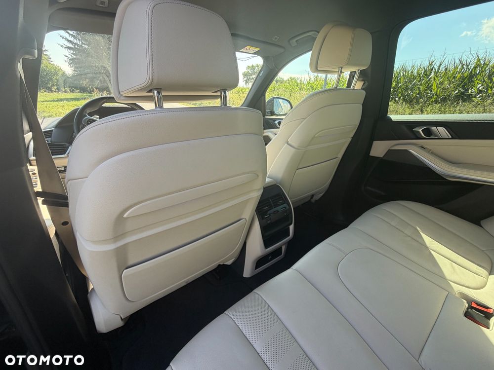 BMW X5 xDrive40i - 14