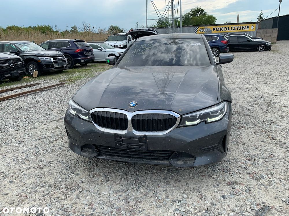 BMW Seria 3 330i xDrive - 3