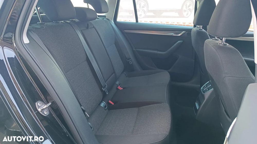 Skoda Octavia 2.0 TDI DSG Soleil - 28