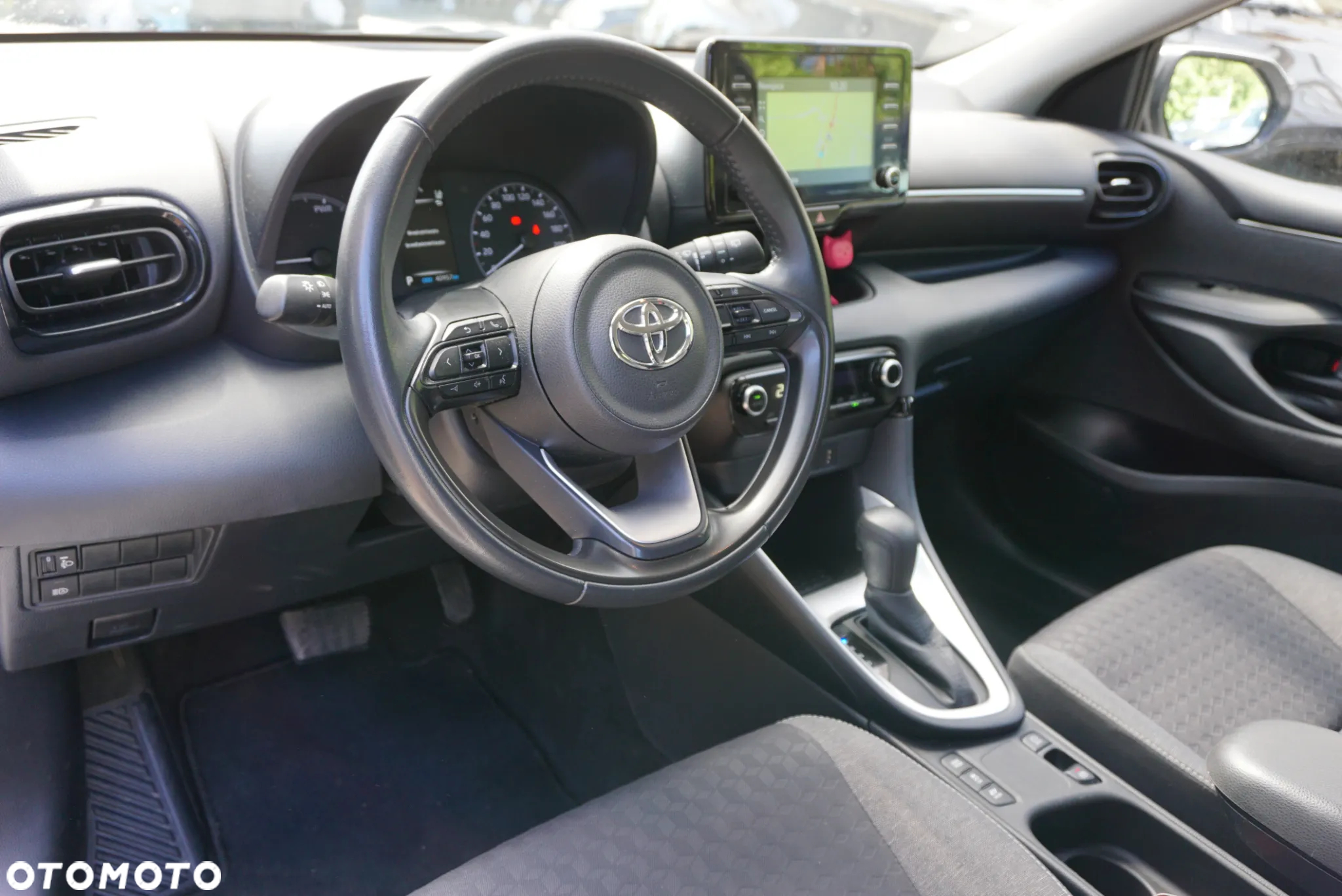 Toyota Yaris Hybrid 1.5 Style - 9