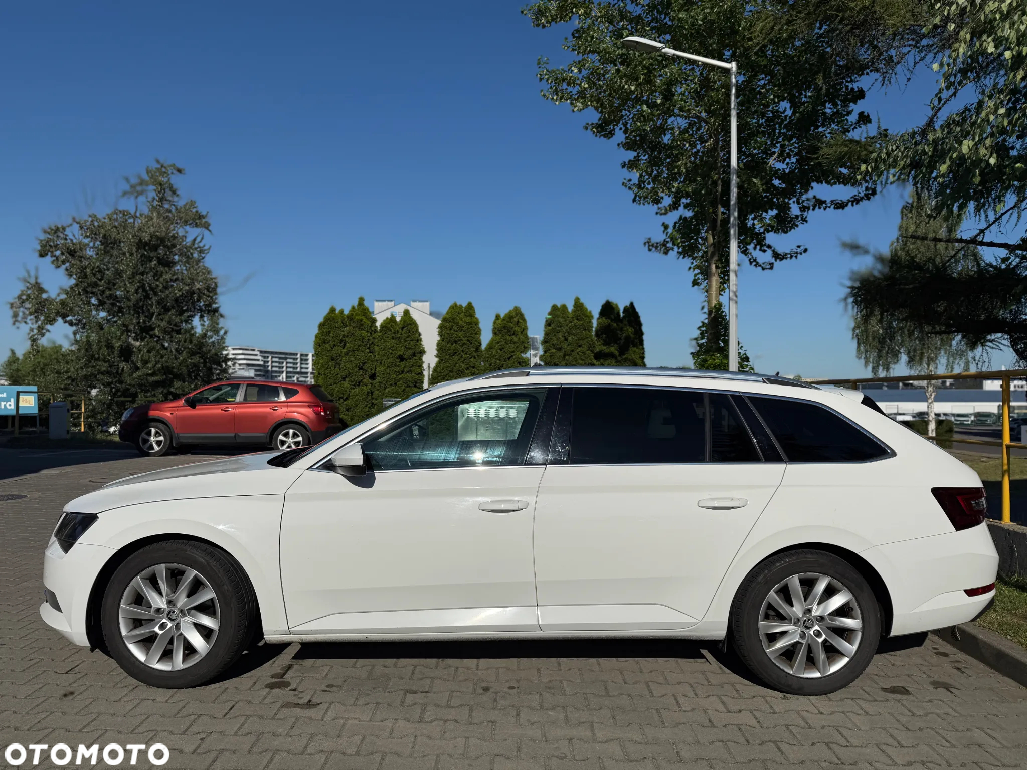 Skoda Superb 2.0 TDI Ambition DSG7 - 2