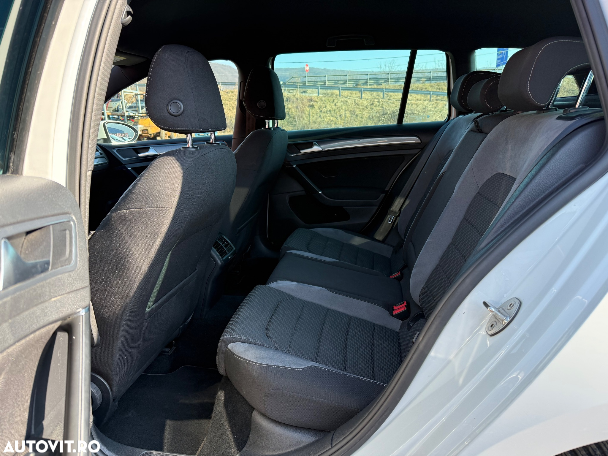 Volkswagen Golf 2.0 TDI DSG R-Line - 8