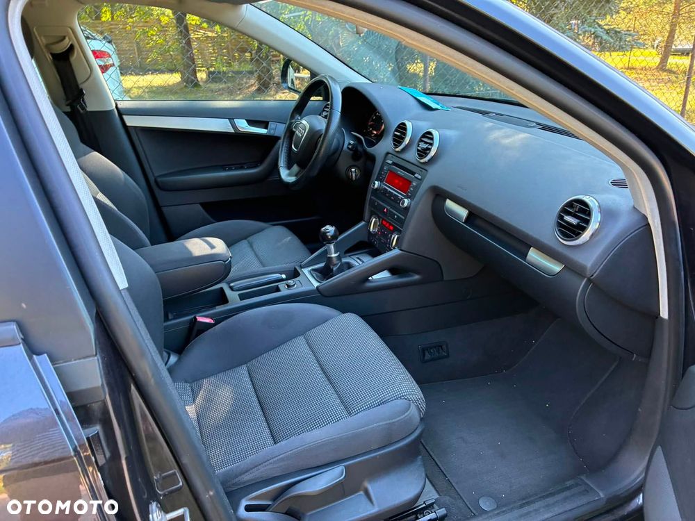 Audi A3 Sportback 1.8 TFSI Attraction - 11