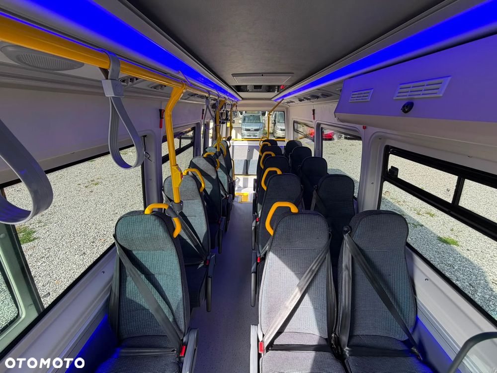 Mercedes-Benz Sprinter 519 - 20