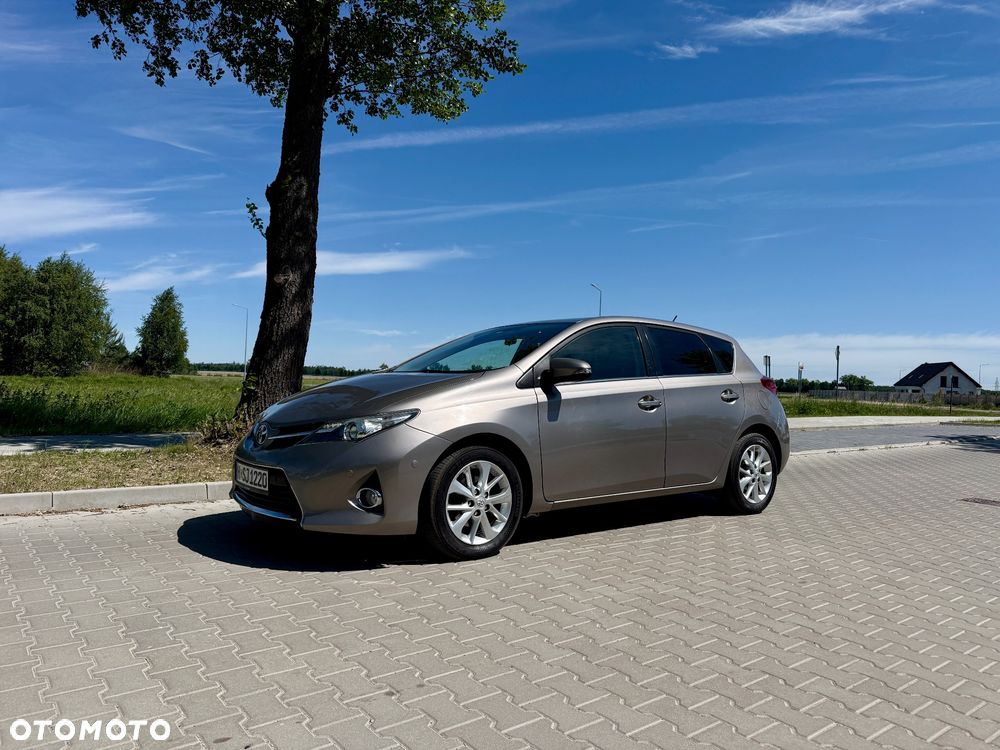 Toyota Auris - 1