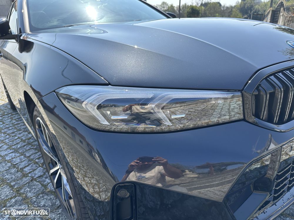 BMW 330 e Pack Desportivo M Pro Auto - 12