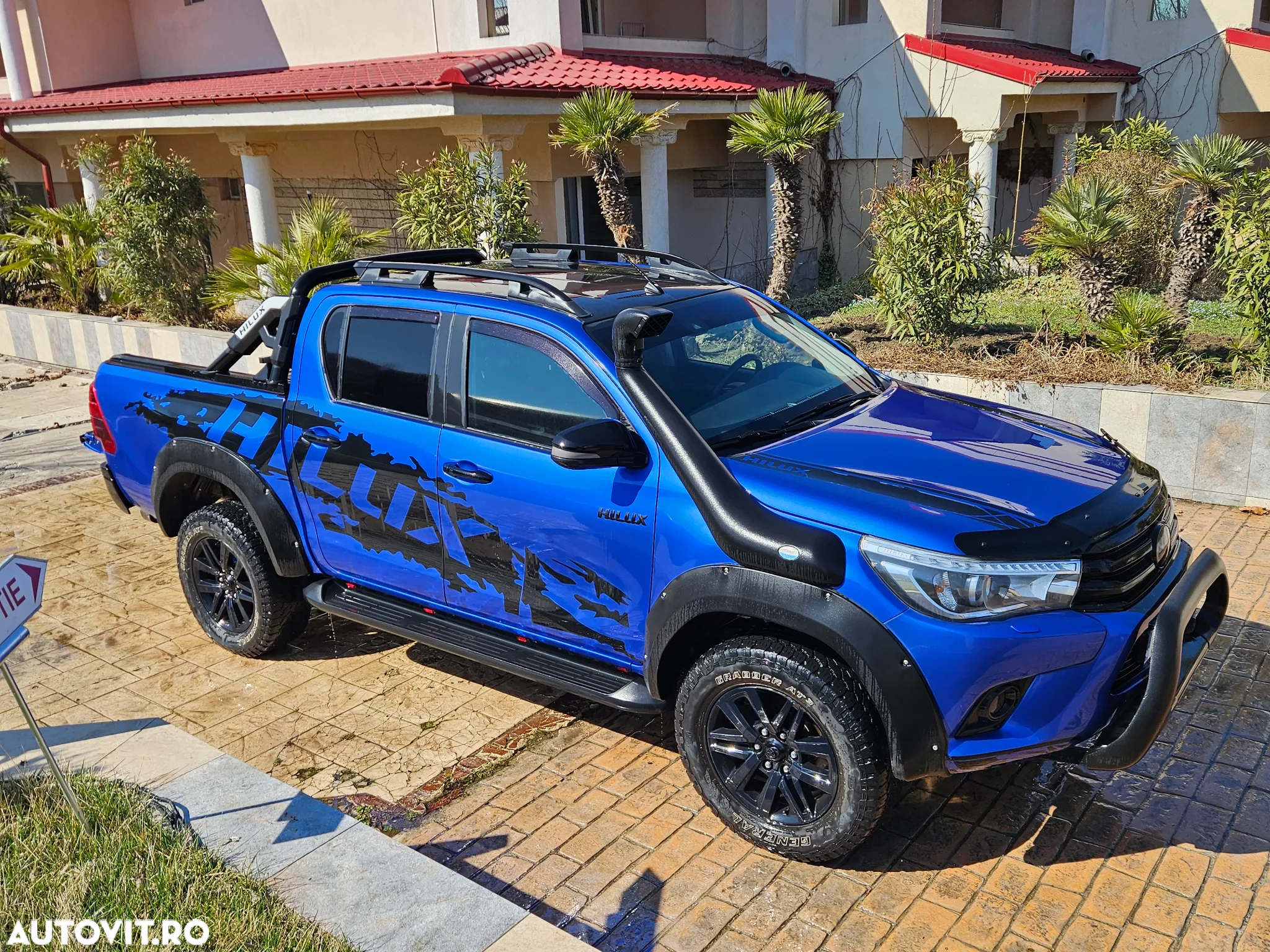 Toyota Hilux 4x4 Double Cab A/T Invincible - 30