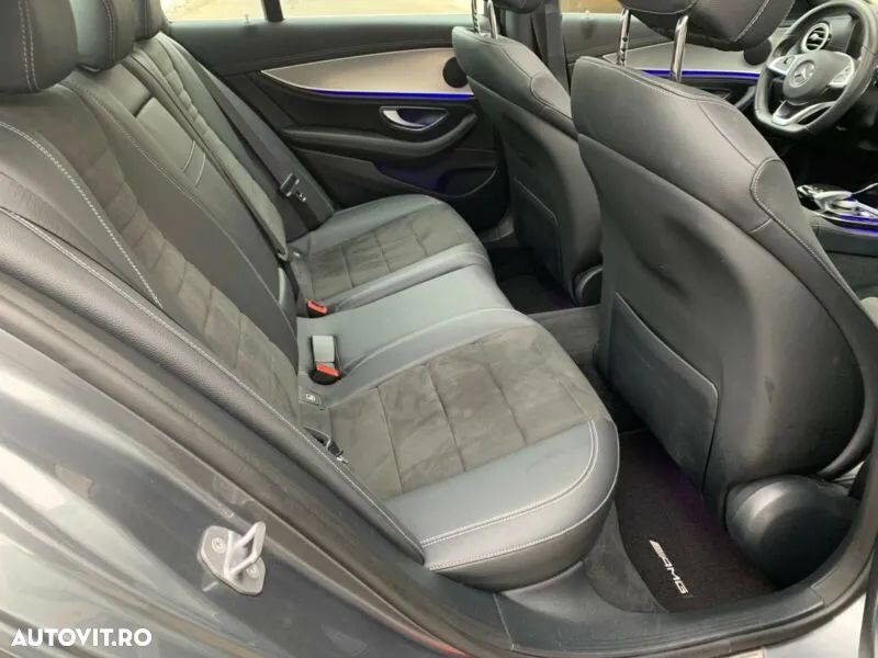 Mercedes-Benz E 220 d 4Matic T 9G-TRONIC AMG Line - 15