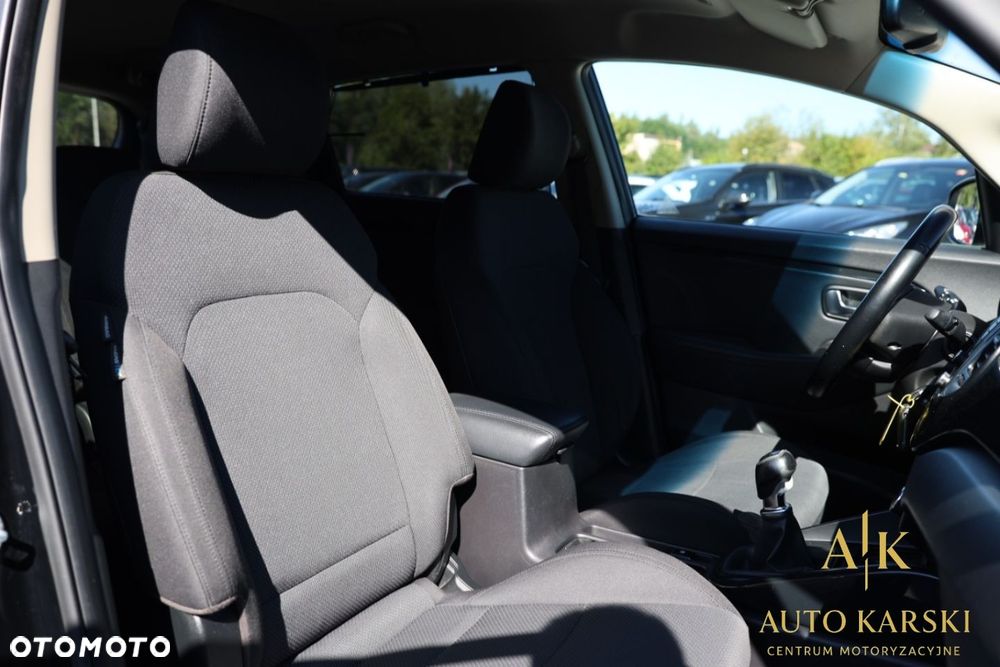 Kia Carens - 41