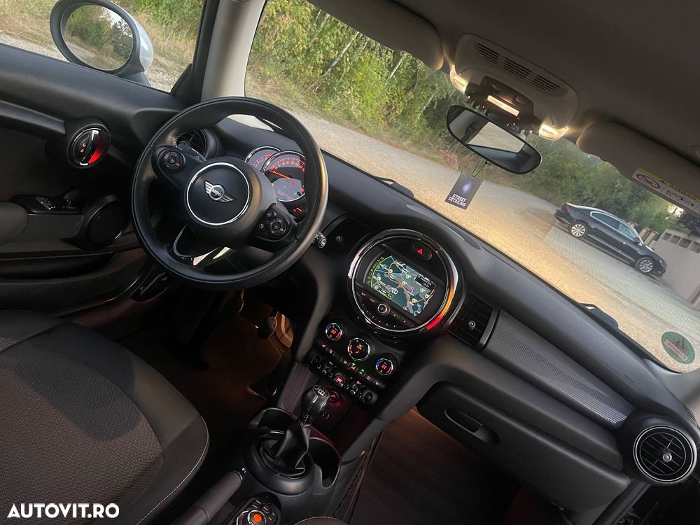 Mini Cooper Essential Trim - 19