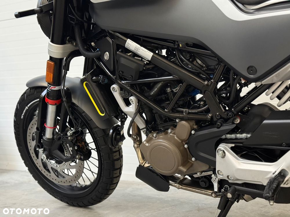 Husqvarna Svartpilen - 33