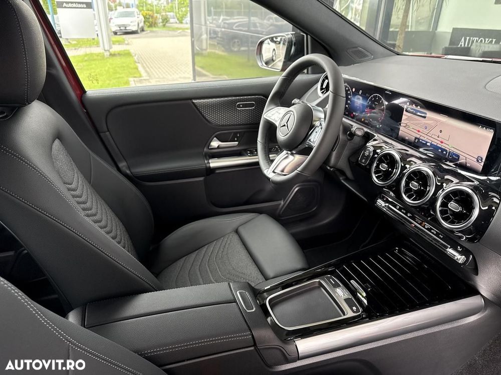 Mercedes-Benz GLA - 13