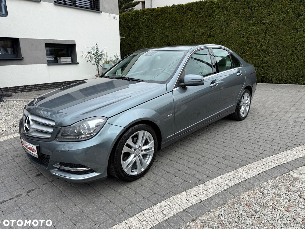 Mercedes-Benz Klasa C 180 CGI BlueEff Avantgarde - 1