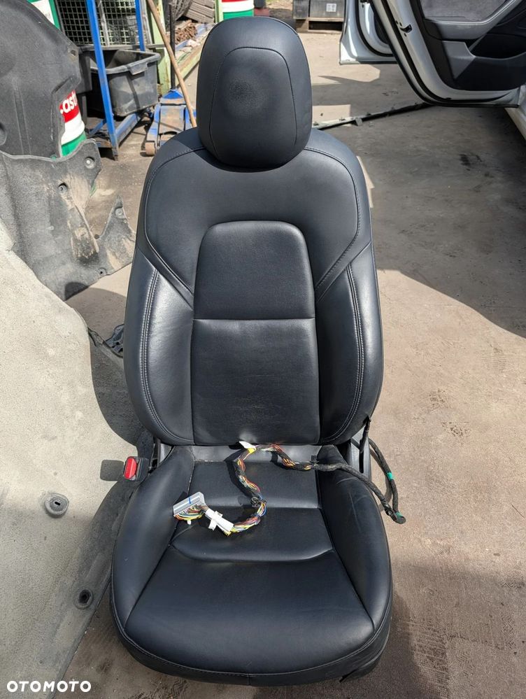 FOTEL PRZEDNI PRZÓD LEWY KIEROWCY TESLA 3 LIFT - 1