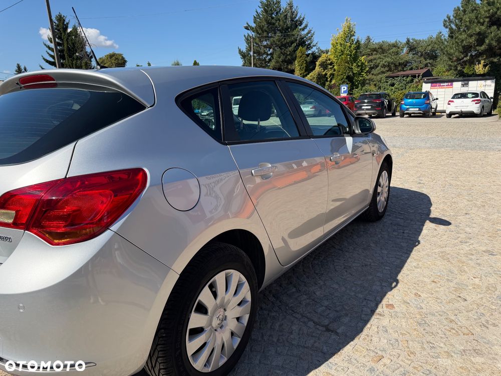 Opel Astra 1.4 Turbo - 10