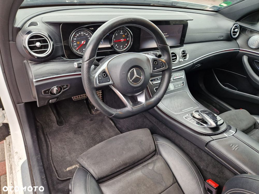 Mercedes-Benz Klasa E 220 d 4-Matic Business Edition 9G-TRONIC - 16