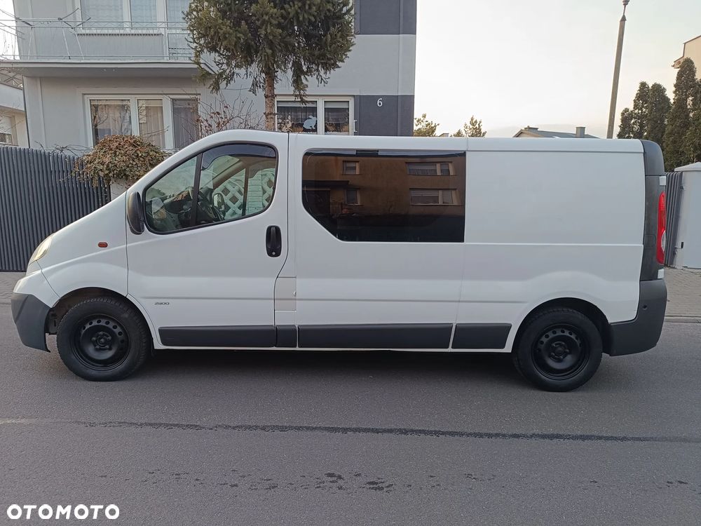 Opel Vivaro - 2