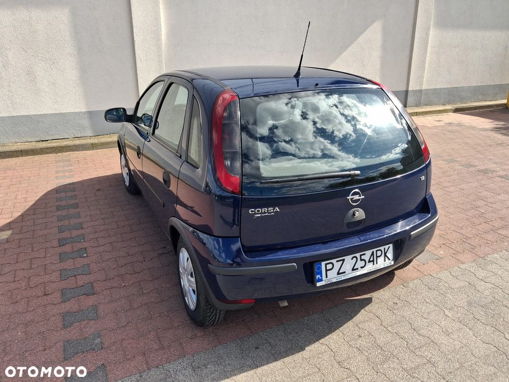 Opel Corsa 1.2 16V Cosmo - 2