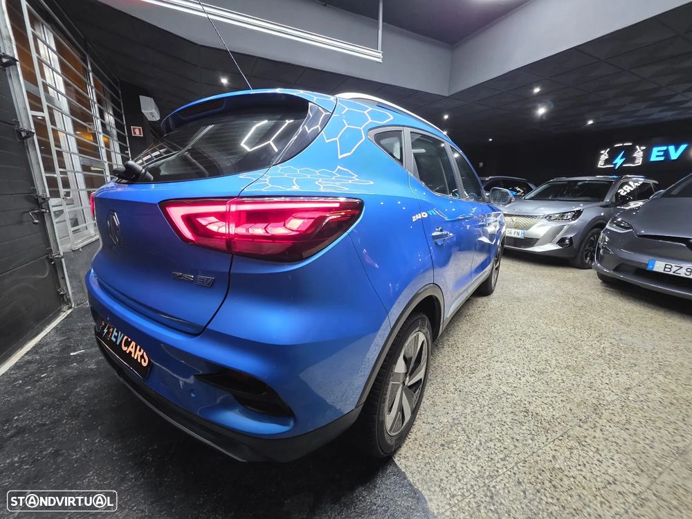 MG ZS EV 72.6 kWh Luxury OBC 11 kW - 2