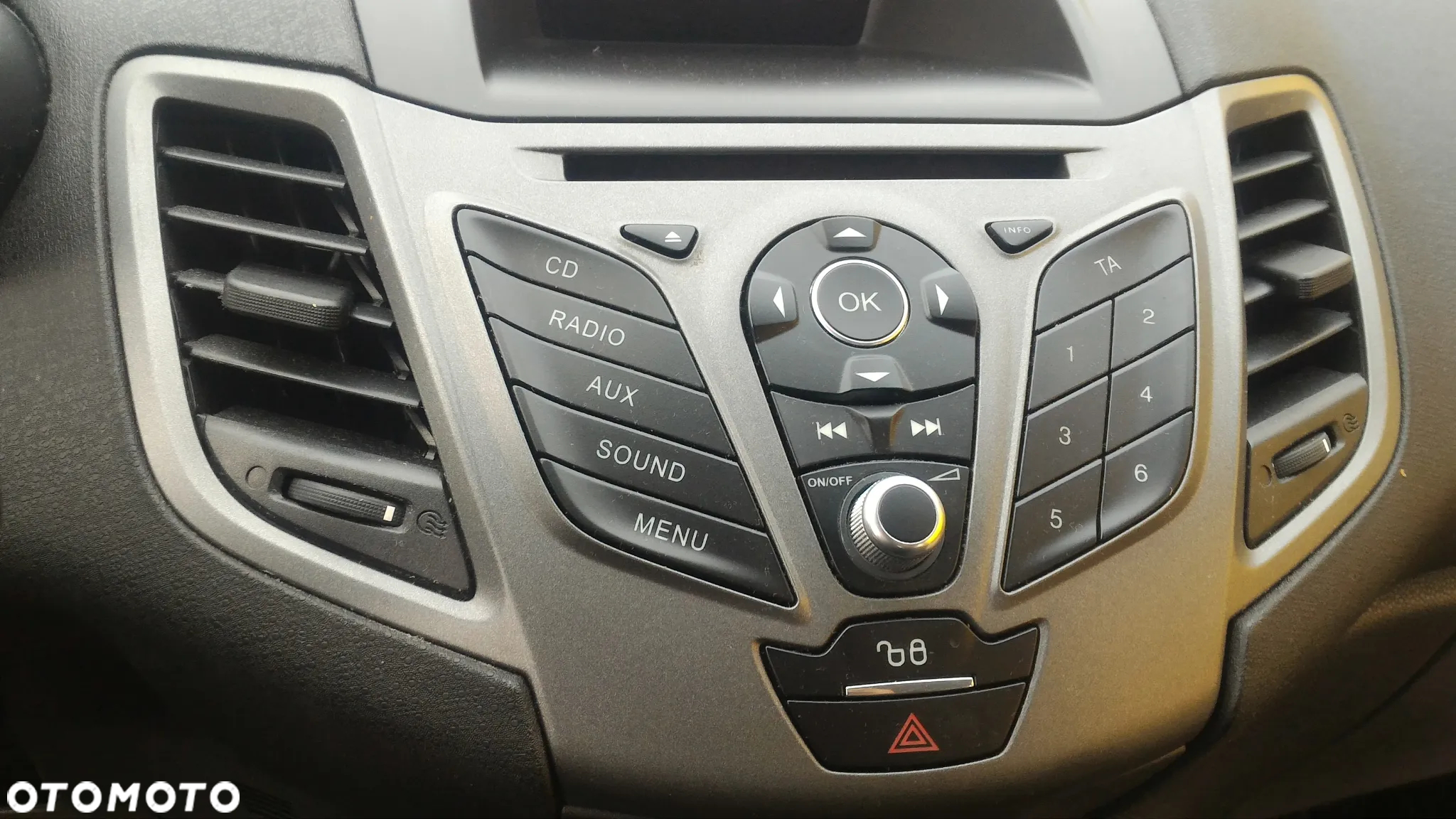 Ford Fiesta 1.5 TDCi Ambiente - 7