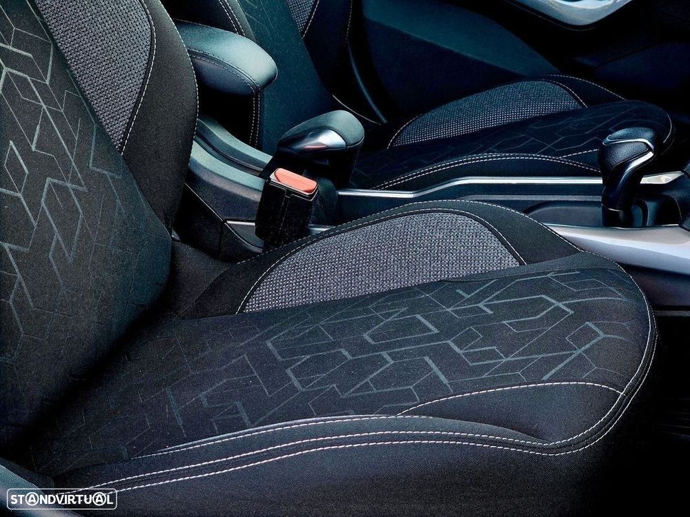 Peugeot 2008 1.2 PureTech Allure EAT6 - 9