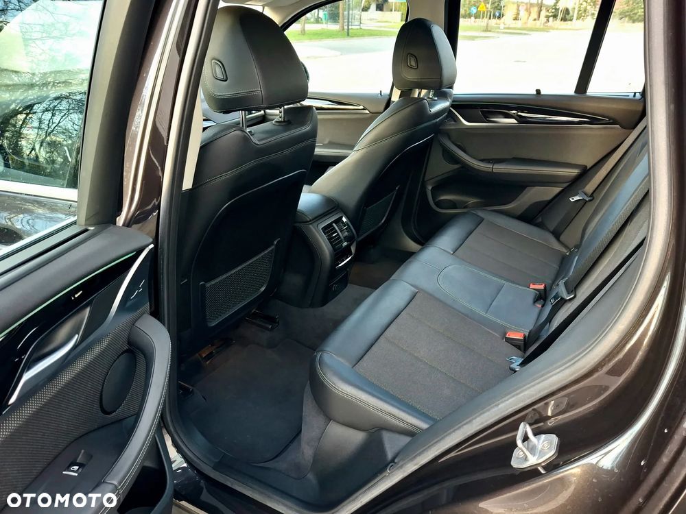 BMW X3 xDrive20d - 14