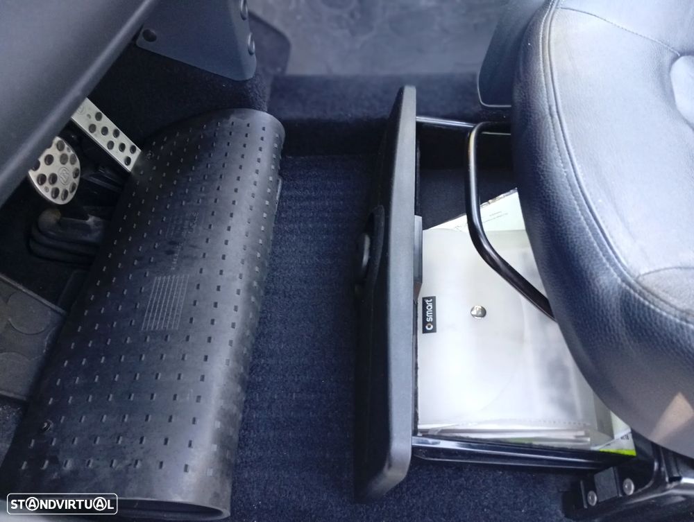 Smart Fortwo Cabrio BRABUS - 36