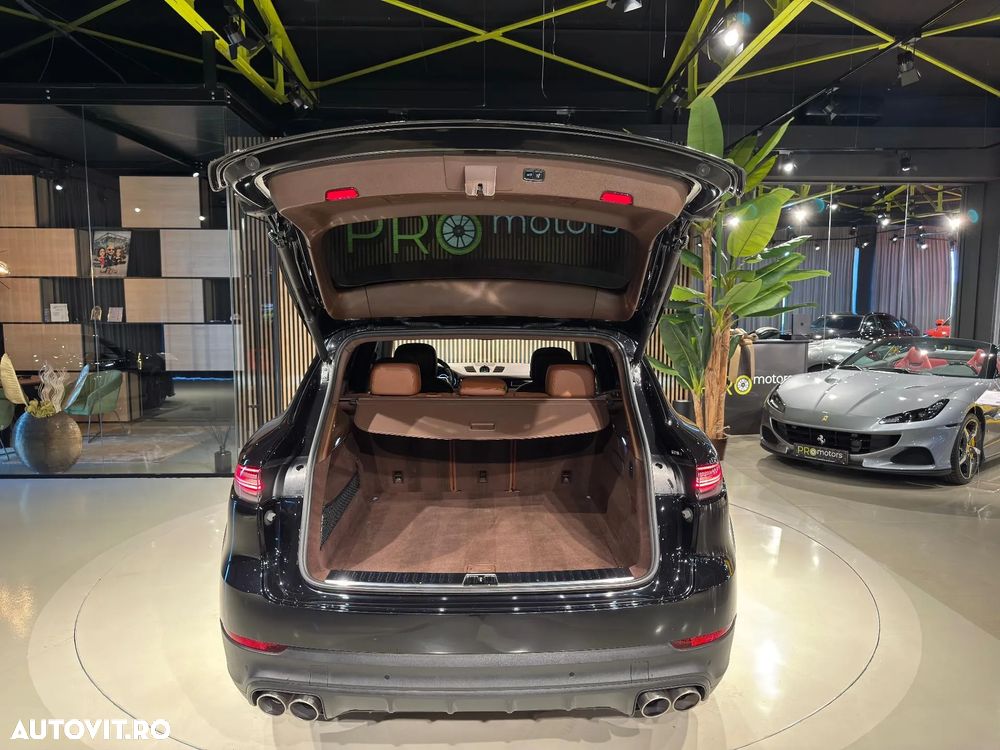 Porsche Cayenne S - 35