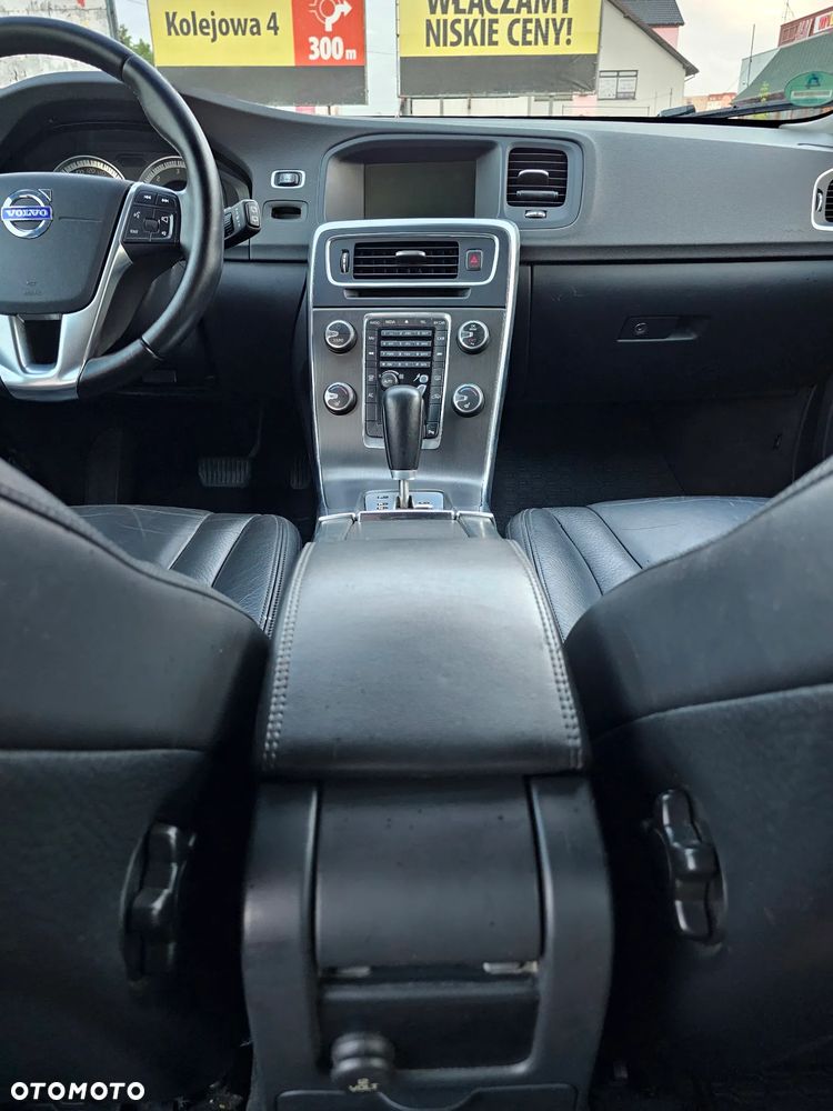 Volvo V60 D5 Geartronic Summum - 18