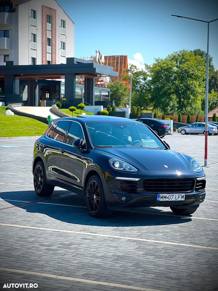 Porsche Cayenne 3.0 L - 6
