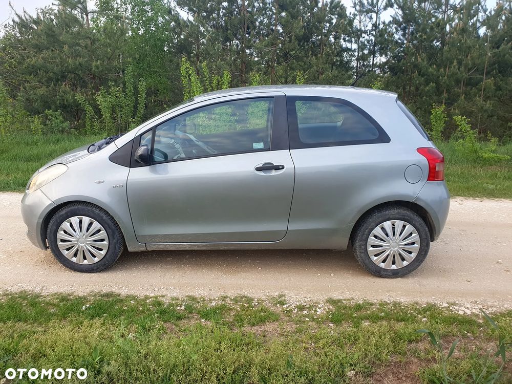Toyota Yaris - 12