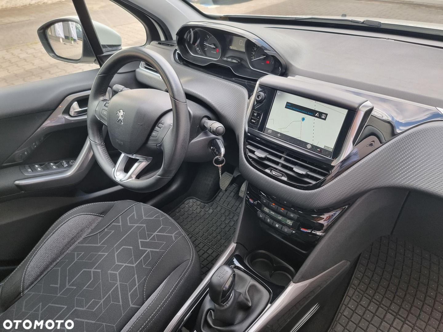 Peugeot 2008 1.2 Pure Tech Active S&S - 19