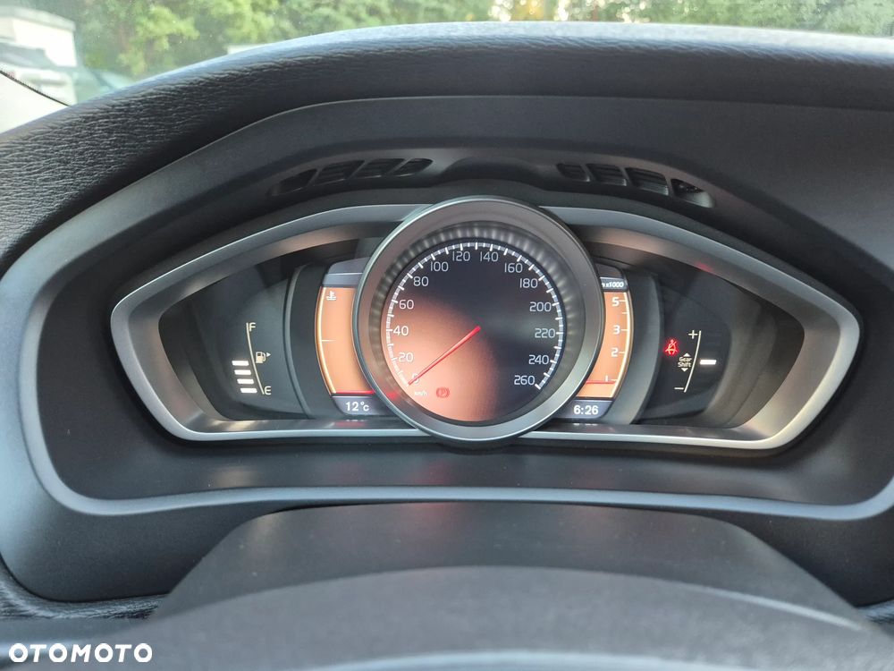 Volvo V40 - 16