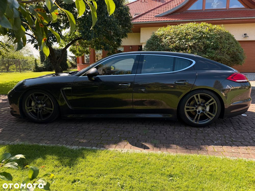 Porsche Panamera 4S - 6