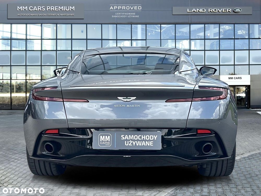 Aston Martin DB11 V8 - 9