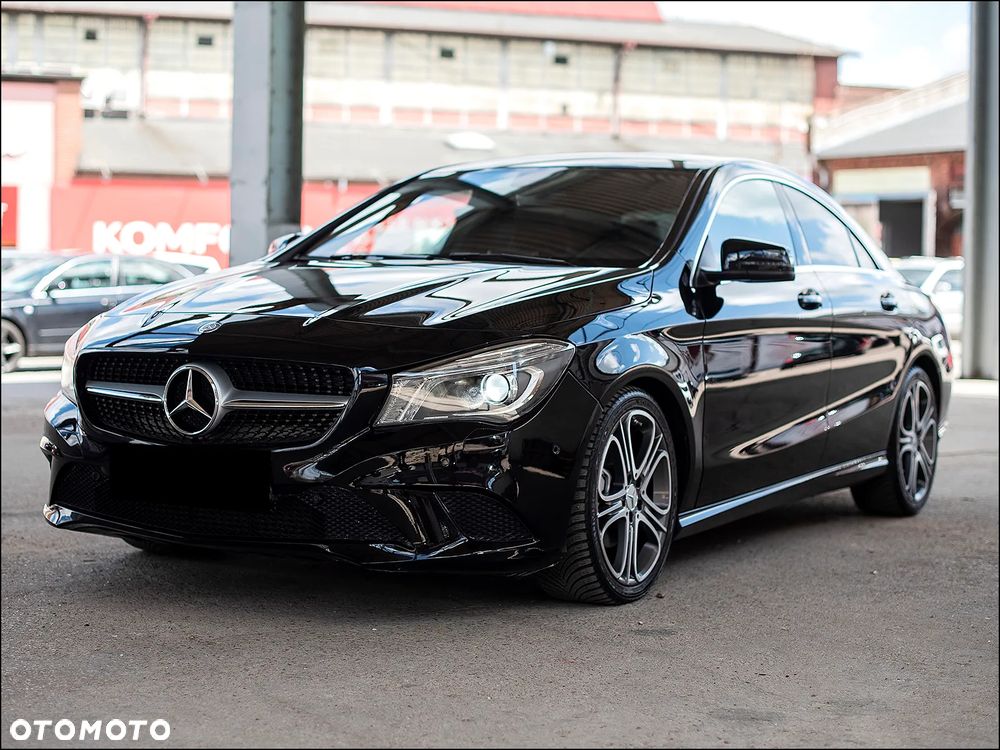Mercedes-Benz CLA 180 7G-DCT Urban - 4