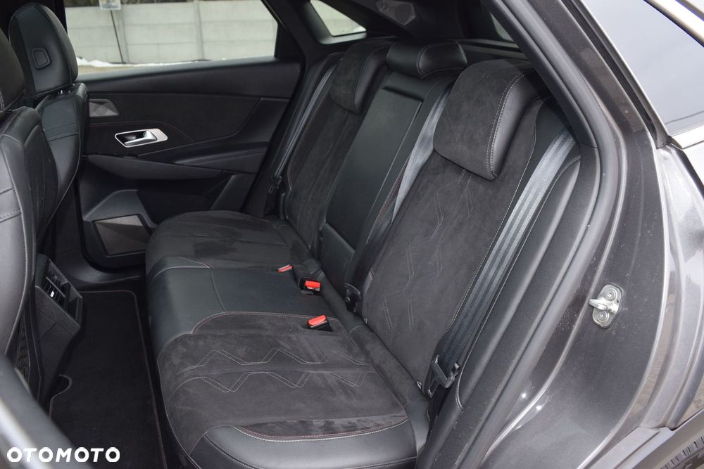 DS Automobiles DS 7 Crossback 2.0 BlueHDi Performance Line + - 27