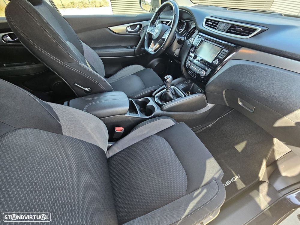 Nissan Qashqai 1.3 DIG-T N-Connecta LED+SKY - 26