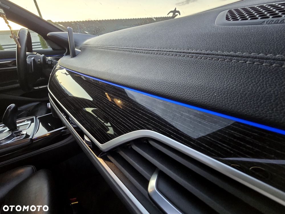 BMW Seria 7 730d xDrive - 27