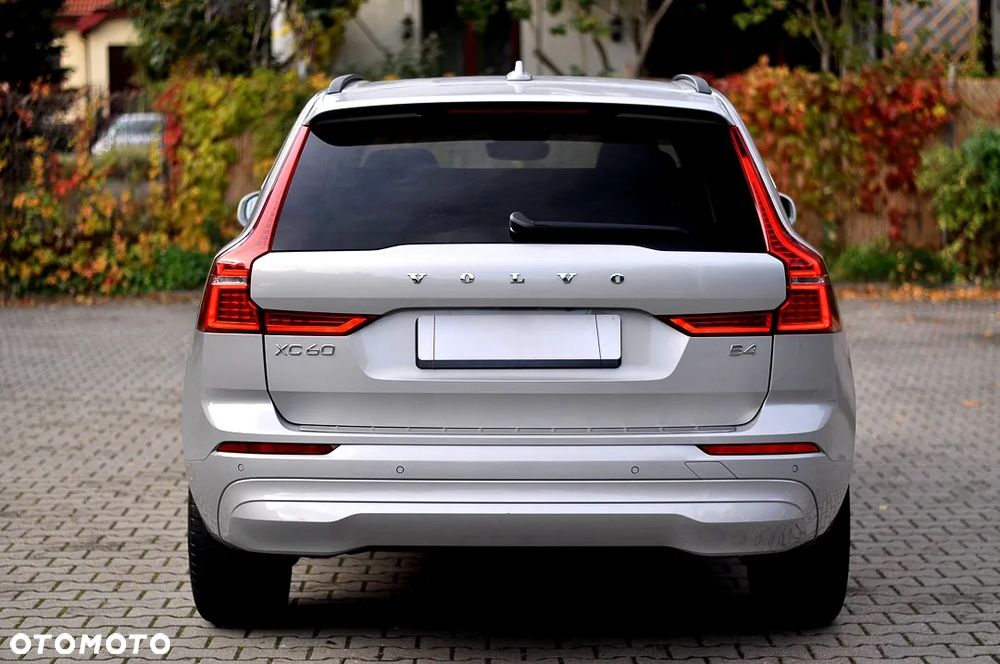 Volvo XC 60 B4 D Geartronic Momentum Pro - 5