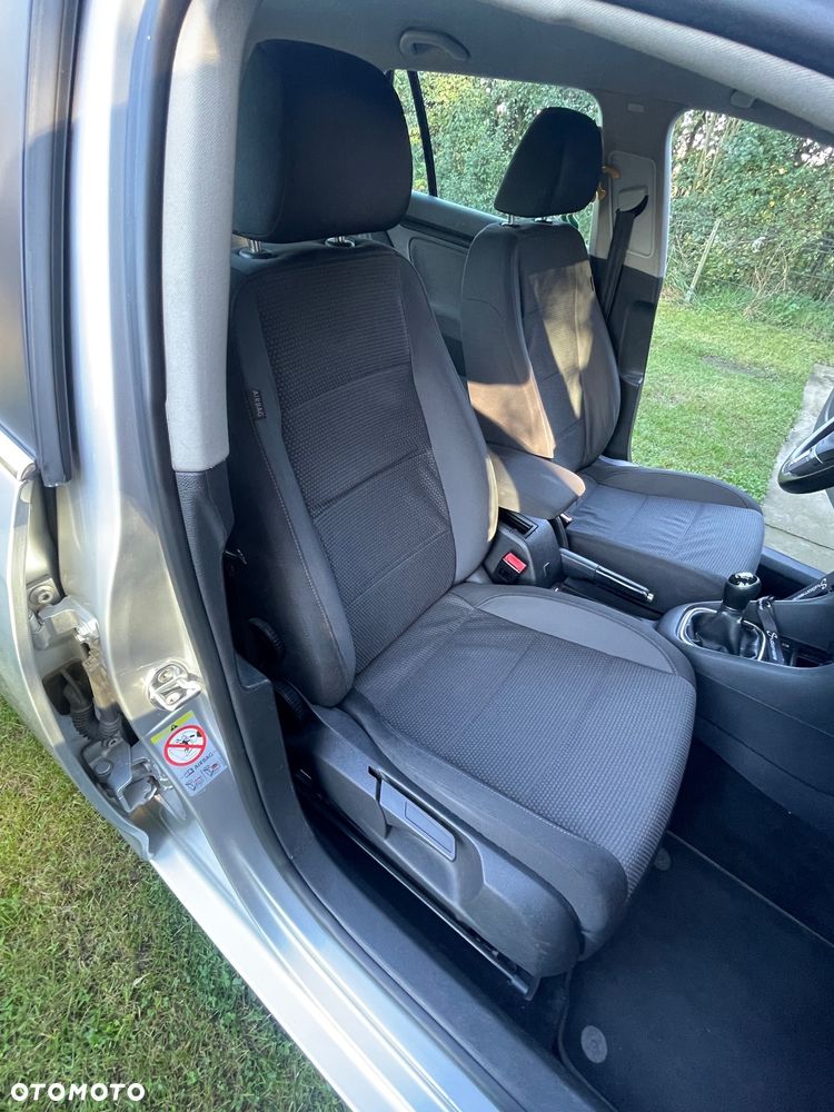 Volkswagen Golf - 16